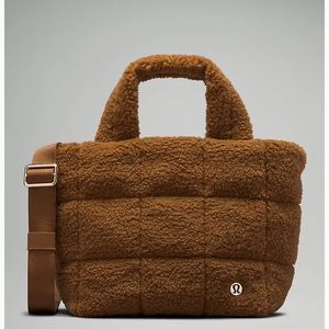 Lululemon quilted grid crossbody bag